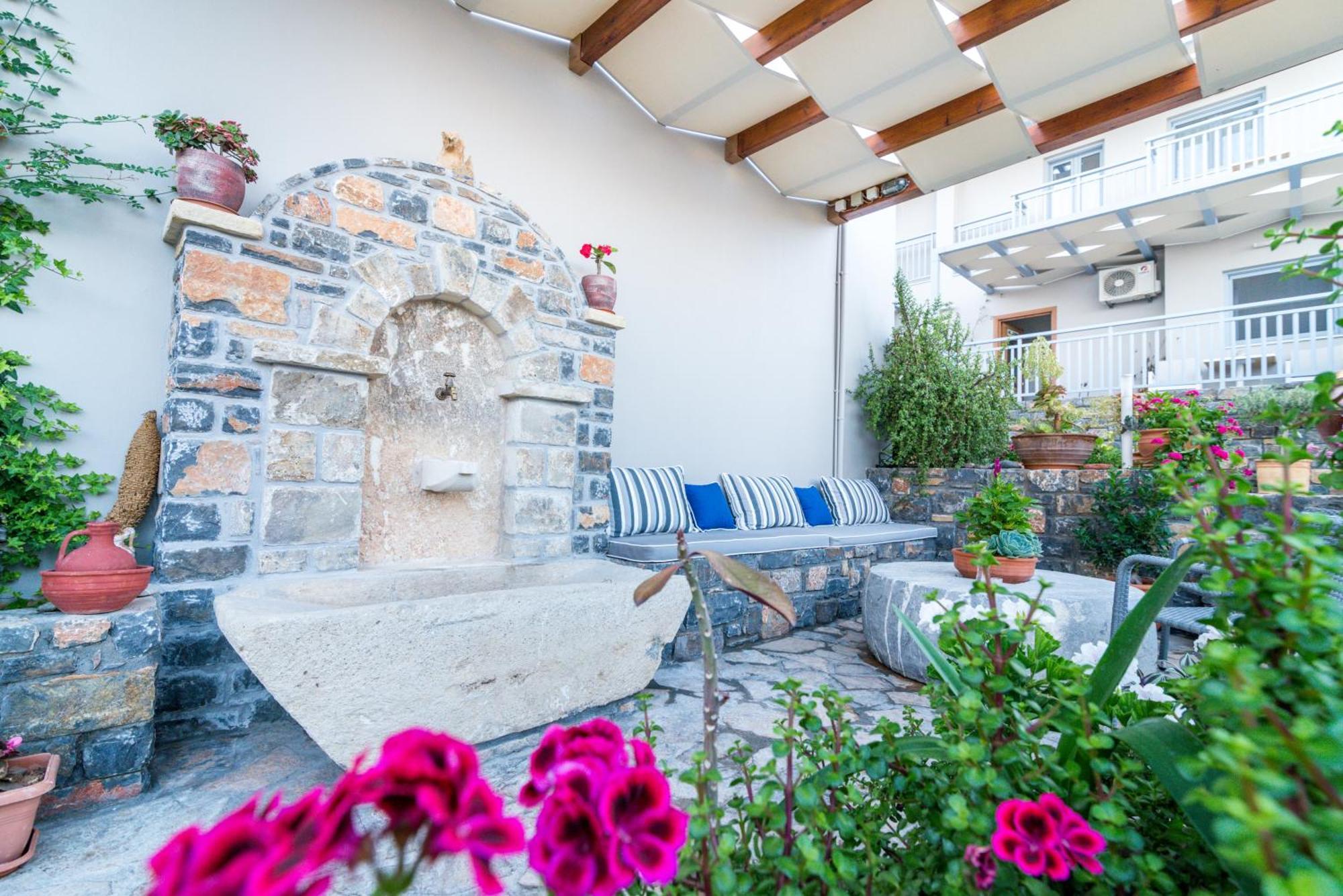 Athina Residence Lentas Exterior photo